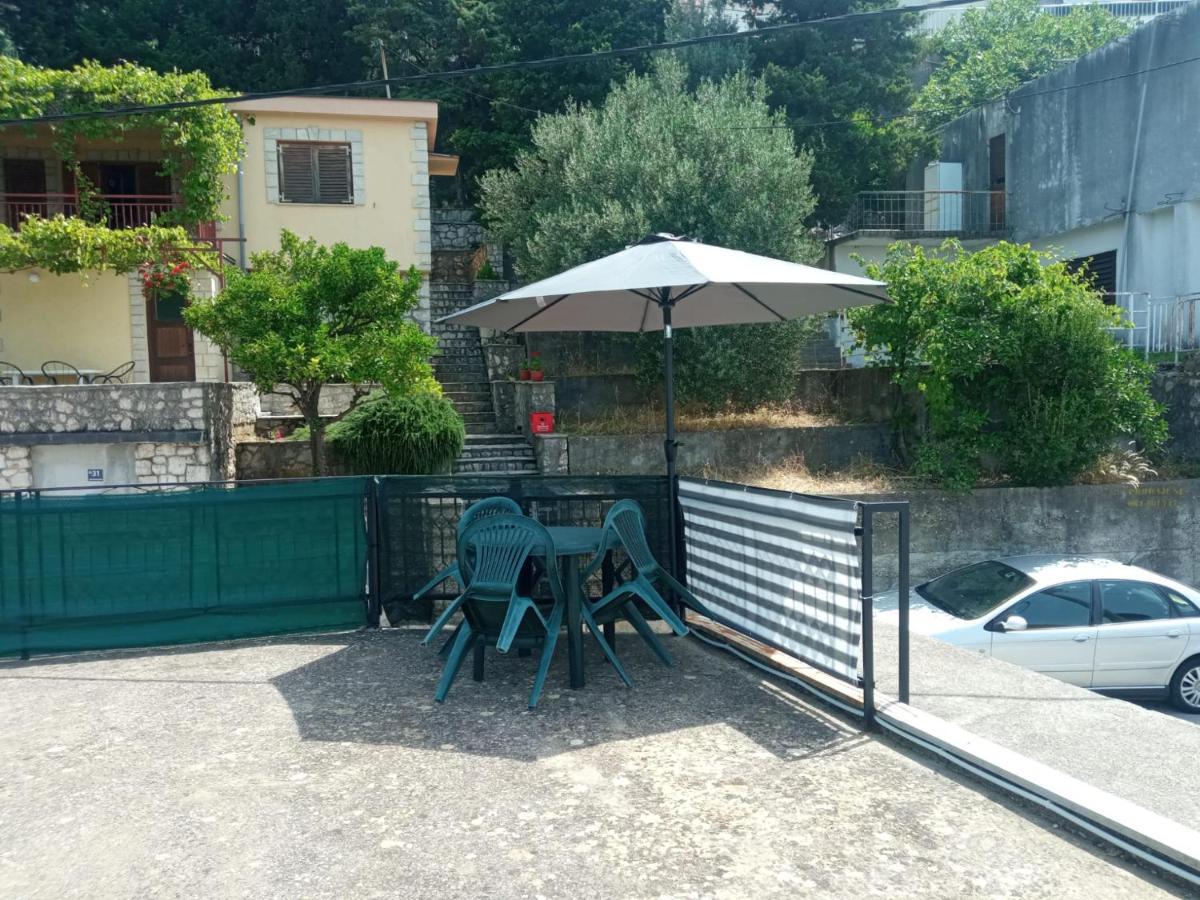 Guest House Inara 네움 외부 사진